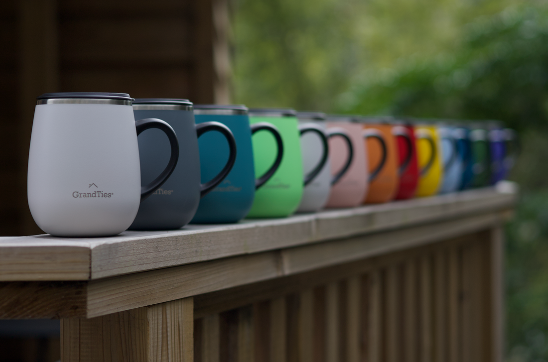 【雑貨好き必見】季節を感じる日用品：色彩豊かなマグカップで彩る毎日